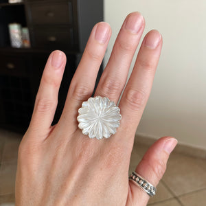 Mother of Pearl Chrysanthemum Ring